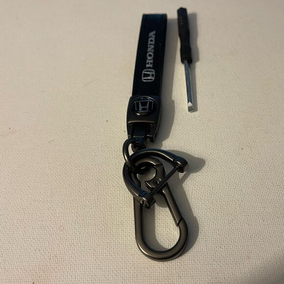 Honda Logo Key Fob Keychain in Black Leather NWT - Picture 2 of 4